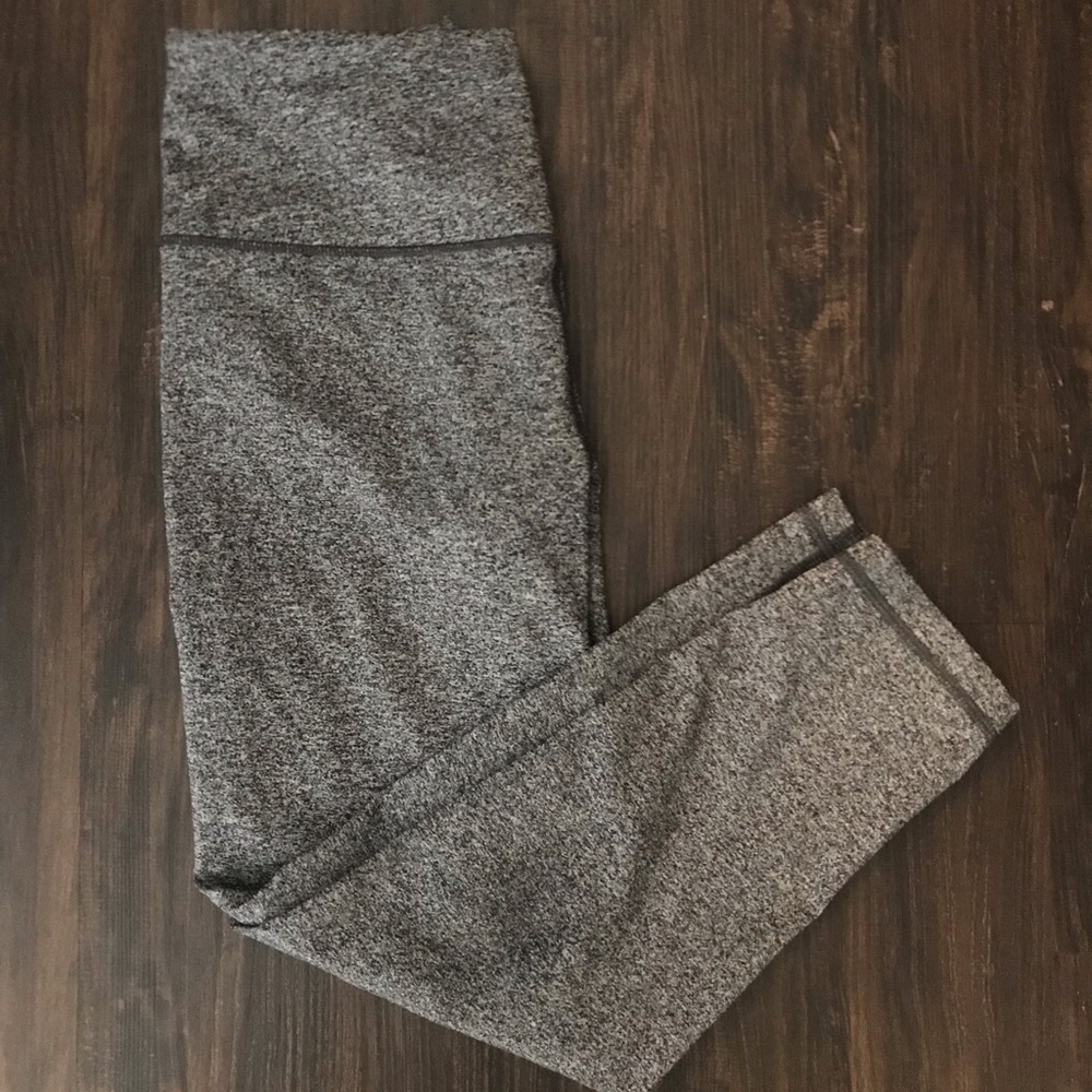 Victoria’s Secret Cropped Knockout Legging